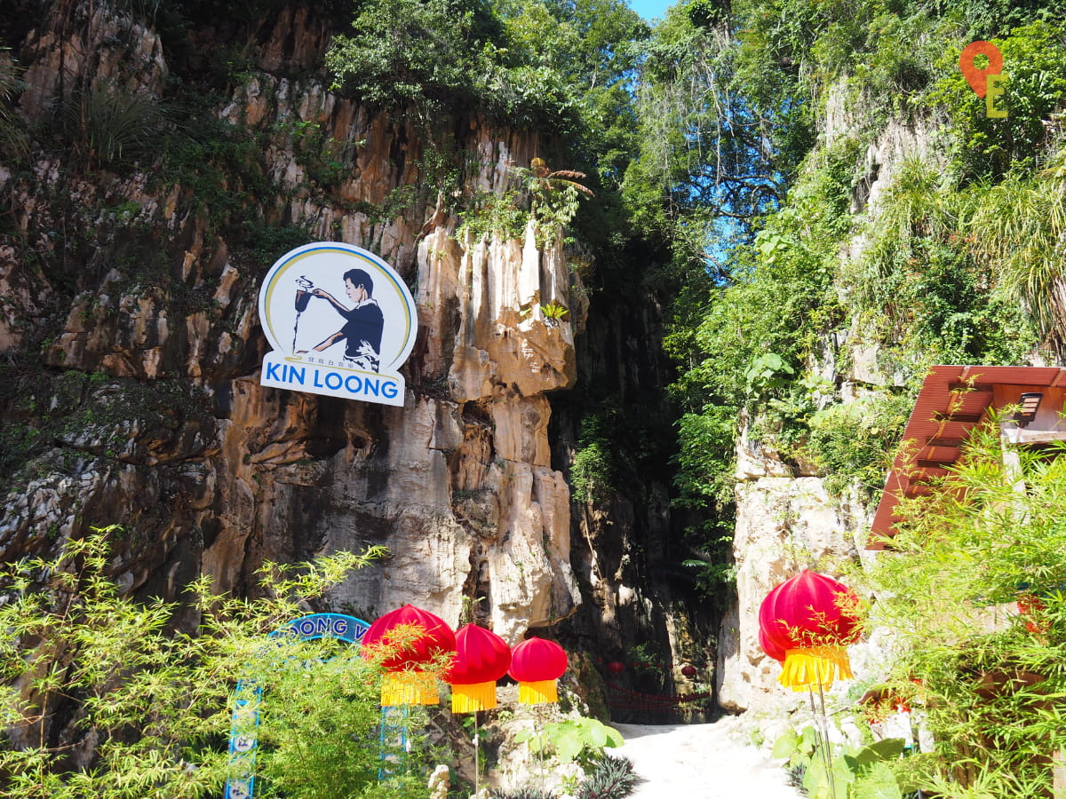 Big Cliffside Logo For Kin Loong Valley Chang Jiang White Coffee