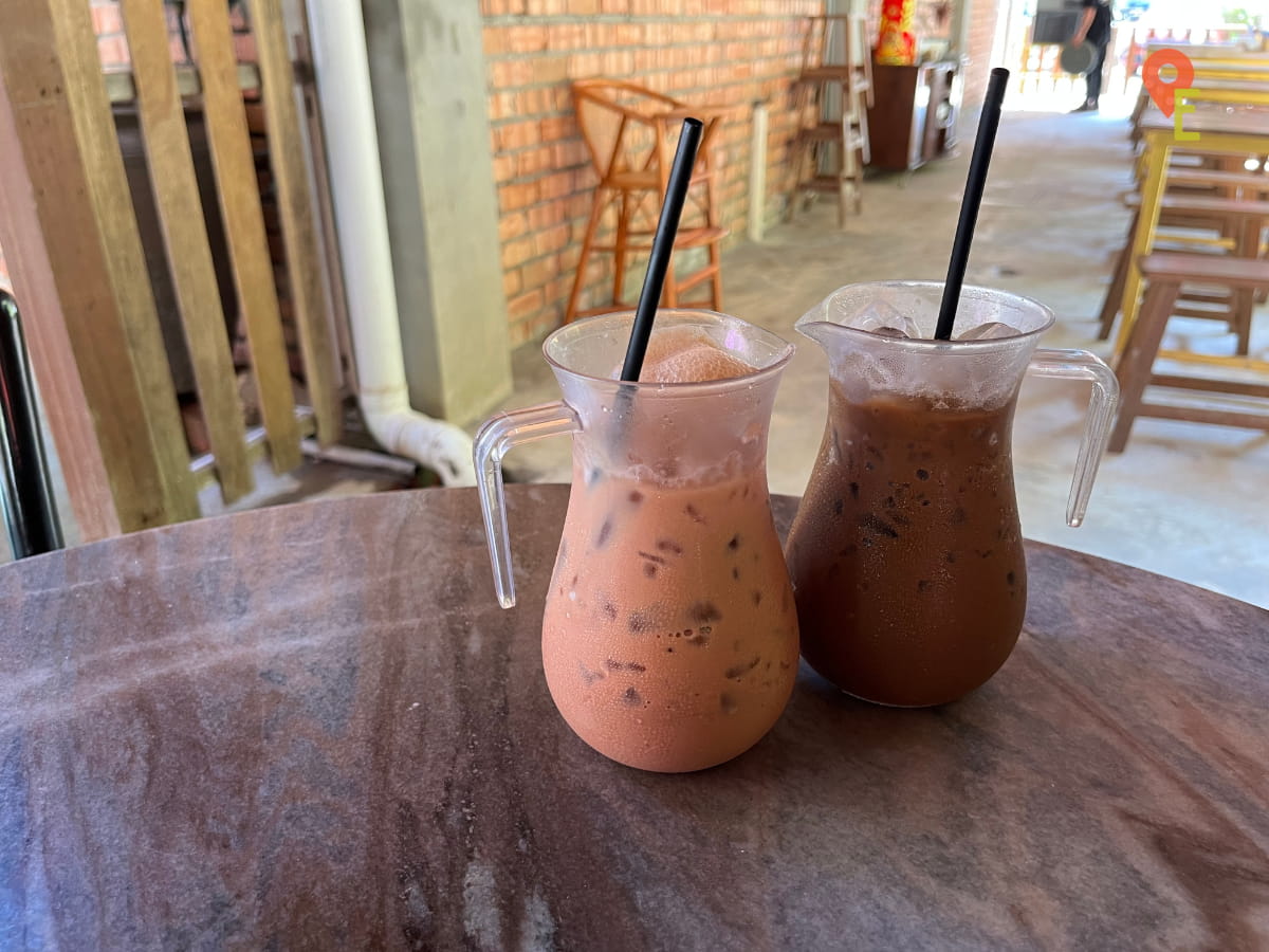 Iced Tea And Coffee At Kin Loong Valley Chang Jiang White Coffee