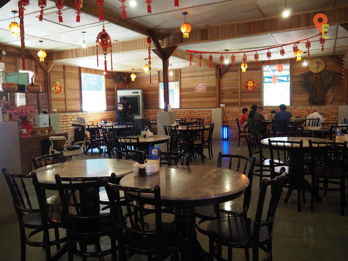 Inside Kin Loong Valley Chang Jiang White Coffee