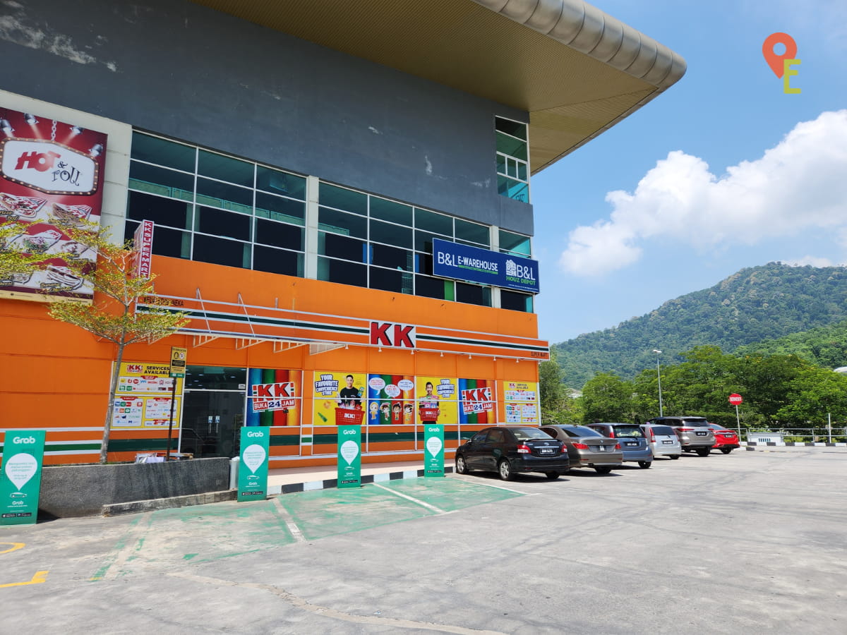 KK Mart Convenience Store At Ipoh Amanjaya Bus Station