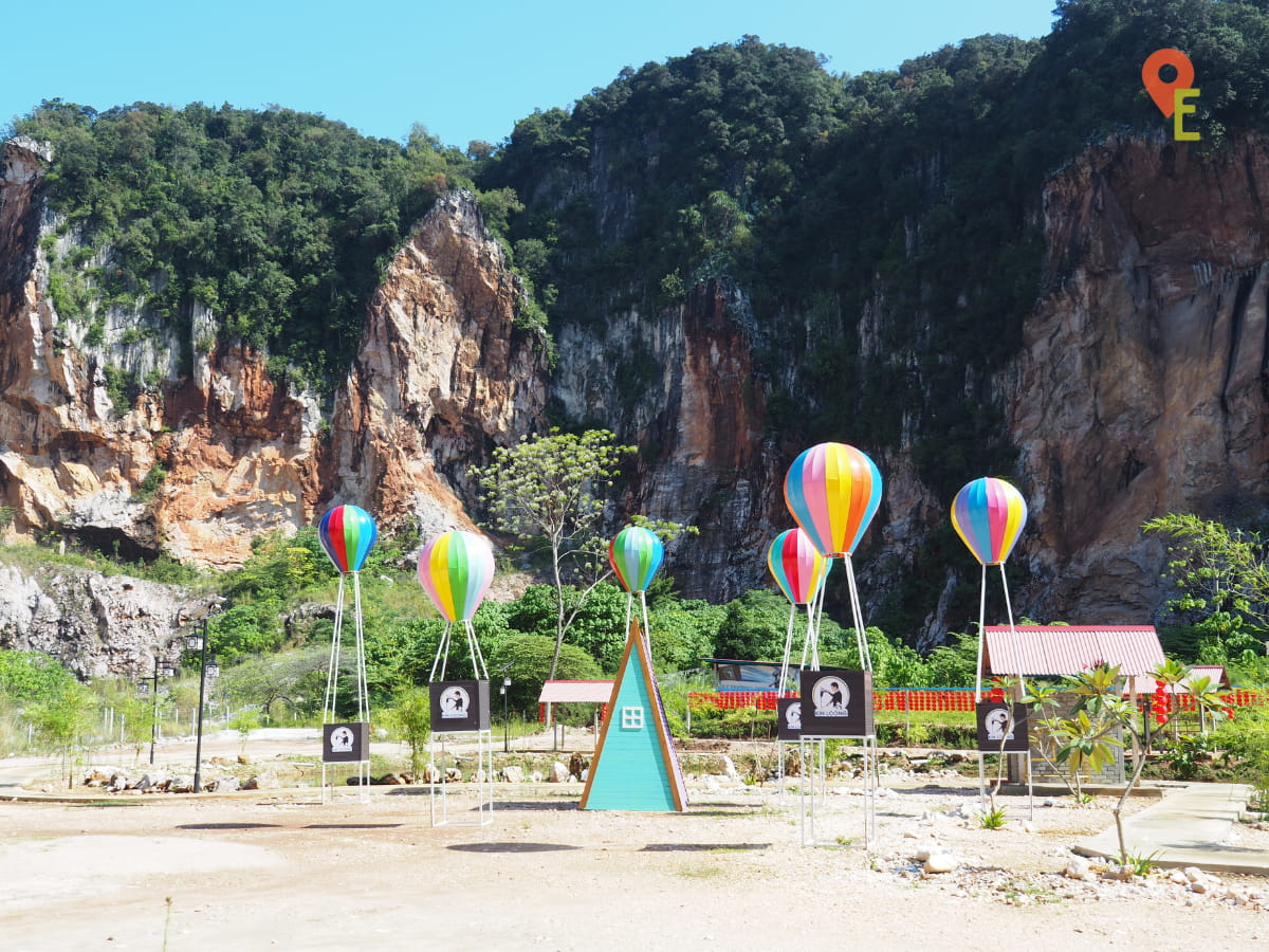 Park In Progress Behind Kin Loong Valley Chang Jiang White Coffee