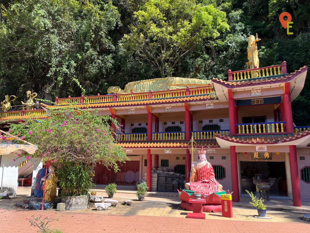 Reclining Buddha At Ling Sen Tong Temple