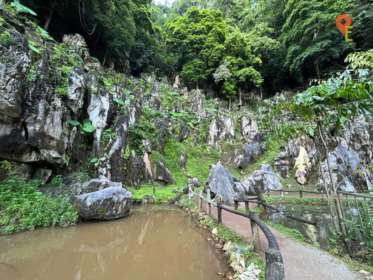 Rock Formations At Qing Xin Ling Leisure & Cultural Village