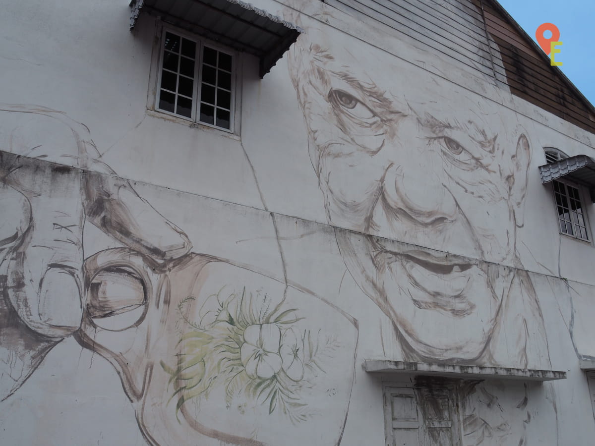 Street Art Of An Elderly Man With A Cup Of Coffee At Ipoh Old Town