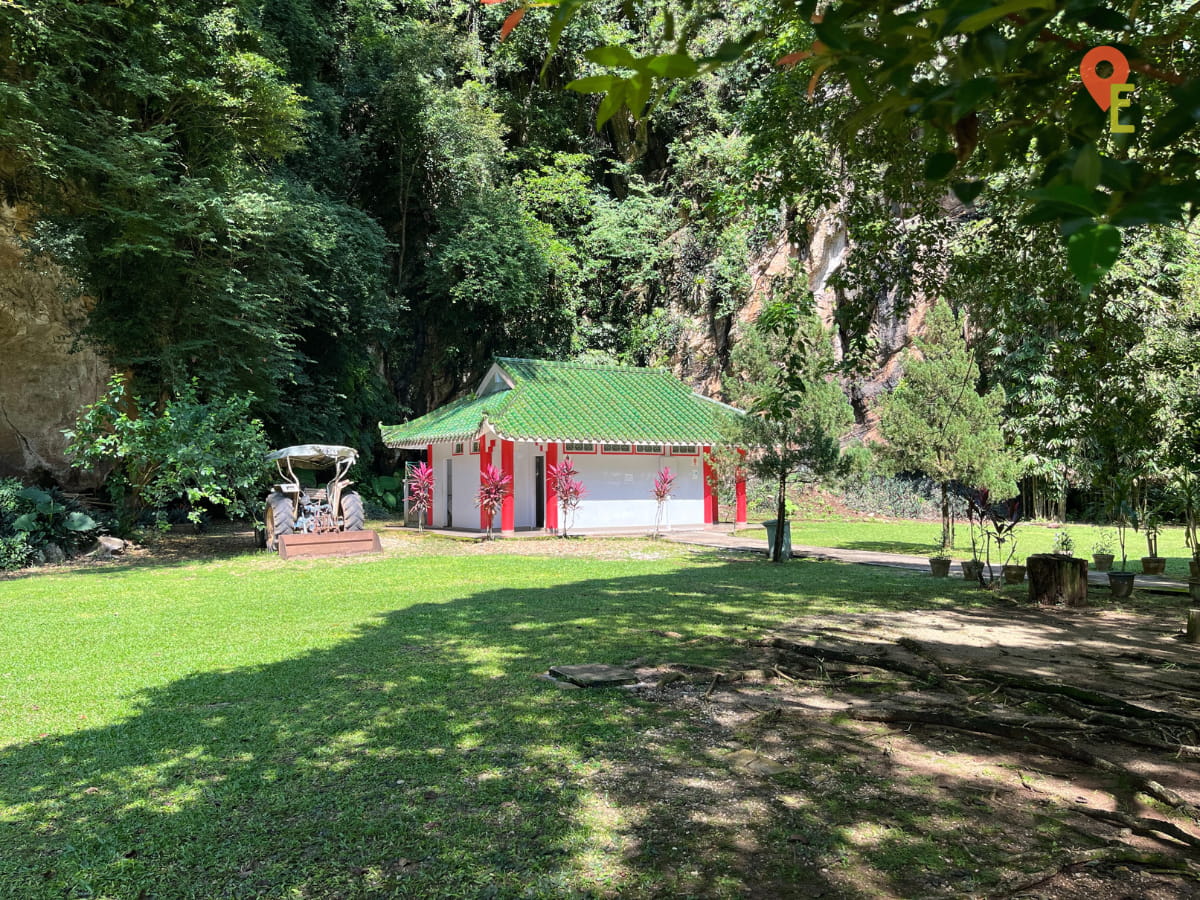 Toilet Block In The Gardens Of Kek Look Tong